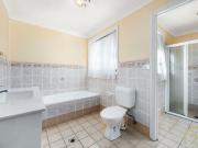 3 Bedroom Townhouse, in a Prime Location!