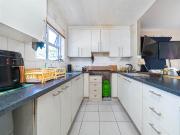 3 Bedroom Townhouse in Kenilworth 3 Bedroom Townhouse in Kenilworth