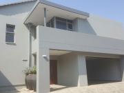 3 Bedroom Townhouse in Menlo Park