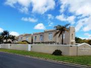 3 Bedroom townhouse sectional to rent in Claremont, Cape...