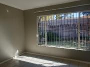 3 Bedroom townhouse sectional to rent in Elarduspark,...
