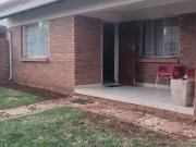 3 Bedroom townhouse sectional to rent in Mooikloof...