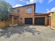 3 Bedroom Townhouse To Let in Kyalami Hills