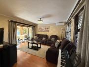 3 Bedroom Townhouse To Let in Meer En See