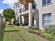 3 Bedroom Townhouse To Let in Onder Papegaaiberg