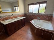 3 Bedroom Townhouse To Rent in Midstream Estate