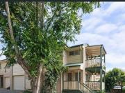 3 Bedroom Townhouse with Balcony & Courtyard – Sherwood