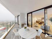 3 Bedroom With 2 Car Spaces In Prime Liverpool Location