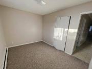 3 Bedroom With Baicony Suite Near Bonnie Doon Downtown Area