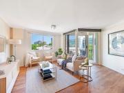 3 Bedroom with cityscape view