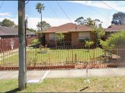 3 Bedrooms ~ 1 Bath ~ Fenced Front Yard Floorboards ~...