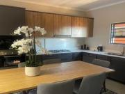 3 bedrooms, 2 bathrooms, double gara.