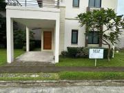 3 Bedrooms, 2 toilet & bath high ceiling living area /...