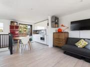 3 bedrooms Apartment or flat to rent in Dunlace Road,...