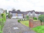 3 Bedrooms Bungalow for rent in Hercies Road, Uxbridge,...