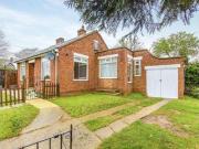 3 Bedrooms Bungalow for rent in Mill Hill Road, Eaton...