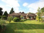3 Bedrooms Bungalow for rent in Sefton Close, West End,...