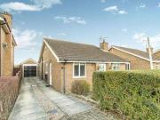3 Bedrooms Bungalow for rent in Woodcross Garth, Morley,...