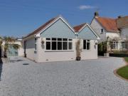 3 Bedrooms Bungalow for sale in Beehive Lane, Ferring,...
