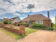 3 Bedrooms Bungalow for sale in Crescent Drive North,...