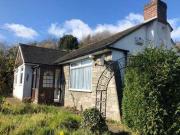3 Bedrooms Bungalow for sale in Greenfield Road,...