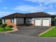 3 Bedrooms Bungalow for sale in Hillview Drive,...