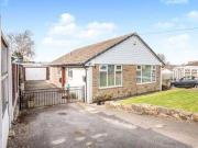 3 Bedrooms Bungalow for sale in Kentmere Avenue, Wyke,...