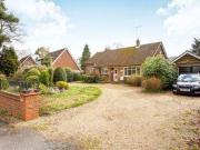 3 Bedrooms Bungalow for sale in Lightwater, Surrey,...