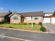 3 Bedrooms Bungalow for sale in Parke Road, Brinscall,...