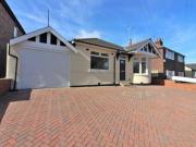 3 Bedrooms Bungalow for sale in Preston Old Road,...