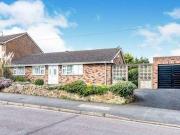 3 Bedrooms Bungalow for sale in Severn Drive,...