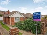 3 Bedrooms Bungalow for sale in Valley Road, Newhaven,...