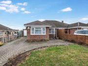 3 Bedrooms Bungalow for sale in Westfield Road, Thatcham...