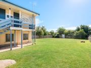 3 BEDROOMS CLOSE TO CBD WITH HUGE BACKYARD!