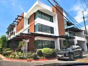 3 Bedrooms Corner House and Lot with Elevator for Sale...