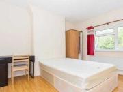 3 Bedrooms Cottage for rent in Egham Hill, Englefield...