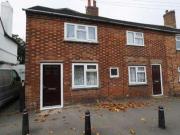 3 Bedrooms Cottage for rent in Hinckley Road, Burbage,...