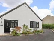 3 Bedrooms Detached bungalow for rent in Grange Avenue,...