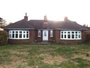 3 Bedrooms Detached bungalow for rent in Lichfield...