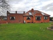 3 Bedrooms Detached bungalow for rent in Saracens Lane,...