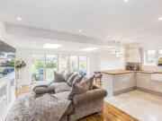 3 Bedrooms Detached bungalow for sale in Acacia Gardens,...