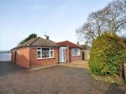 3 Bedrooms Detached bungalow for sale in Brackley Way,...