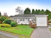 3 Bedrooms Detached bungalow for sale in East Grinstead,...