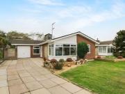 3 Bedrooms Detached bungalow for sale in Grafton Drive,...