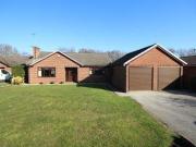 3 Bedrooms Detached bungalow for sale in Howards Close,...