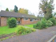 3 Bedrooms Detached bungalow for sale in Ivy Close,...