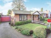 3 Bedrooms Detached bungalow for sale in Lloyd Drive,...