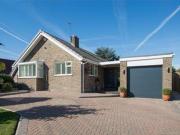 3 Bedrooms Detached bungalow for sale in Main Street,...