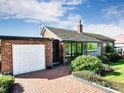 3 Bedrooms Detached bungalow for sale in Orme View...
