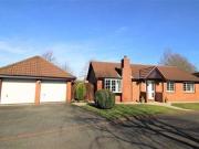 3 Bedrooms Detached bungalow for sale in Sandsdale...